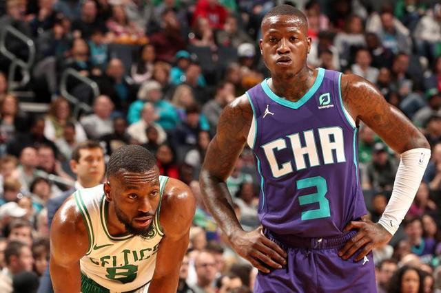 在讨论郭艾 在讨论郭艾